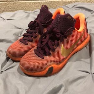 Kobe 10s ‘silk’ size 10